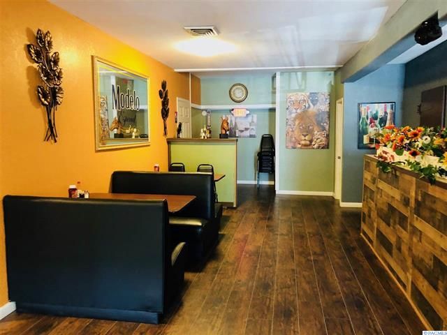 116 Division St, Grandview, WA 98930